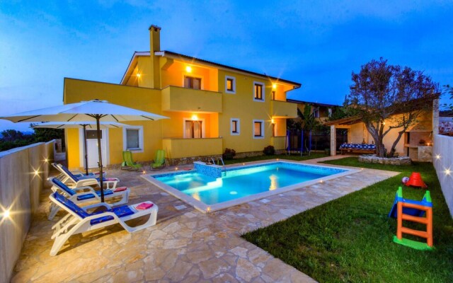 Awesome Home in Pula with Hot Tub, WiFi & 5 Bedrooms