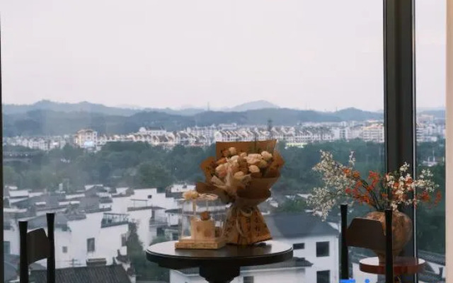 Yaliang Flower and Bird Collection Bed and Breakfast