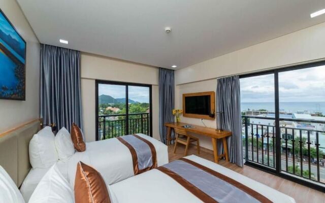 Marina Bay Con Dao Hotel