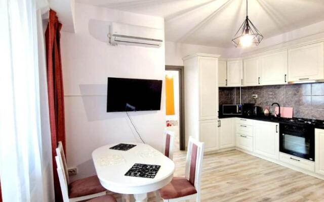 Evelyn Modern Apartment near Palas