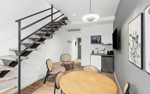 limehome Piraeus Olive