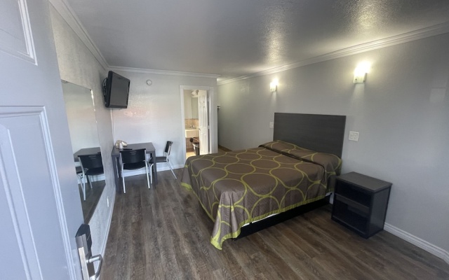 Economy room