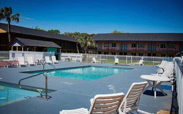Biloxi Beach Hotel