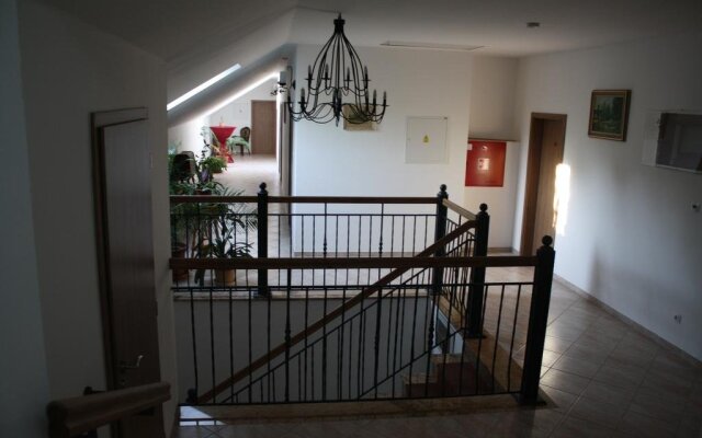 Hotel Lony