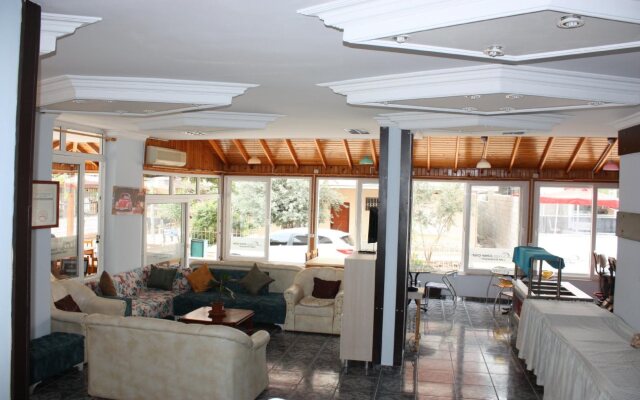 Almir Hotel