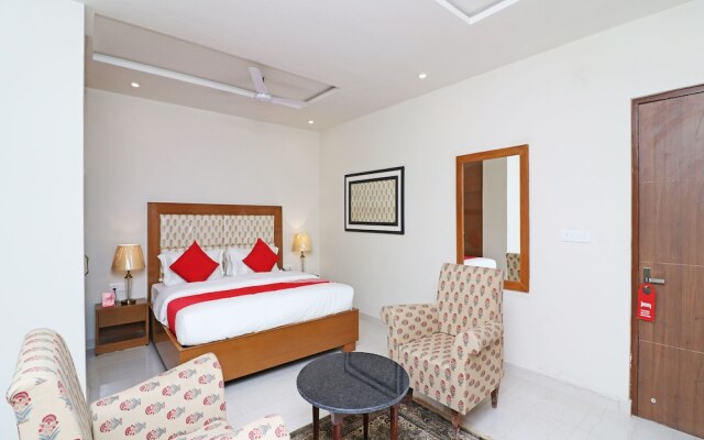 OYO 13035 Noosa Hotel