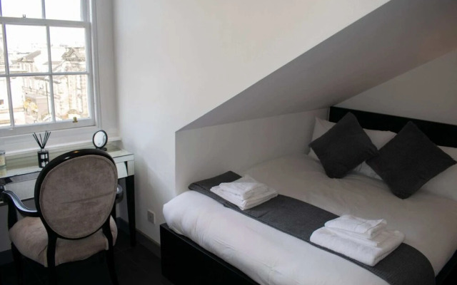 Unique 3 Bedroom Modern Penthouse