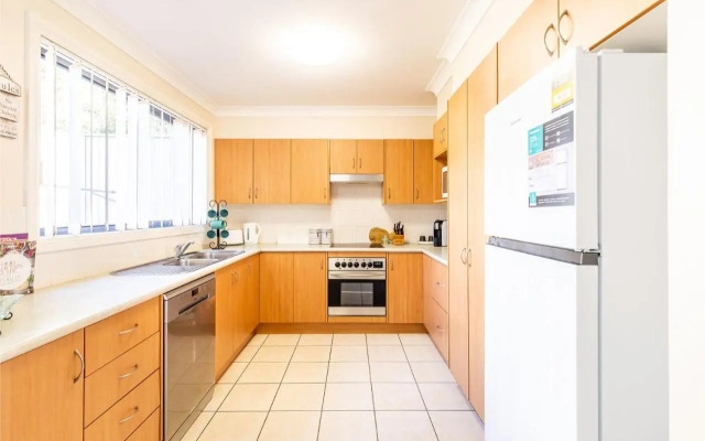 The Seahorse 3a Seahorse Close