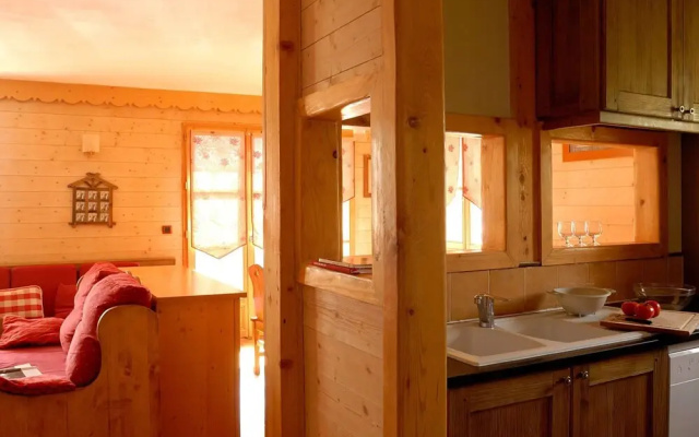 Chalet With Fireplace in Alpe D'huez