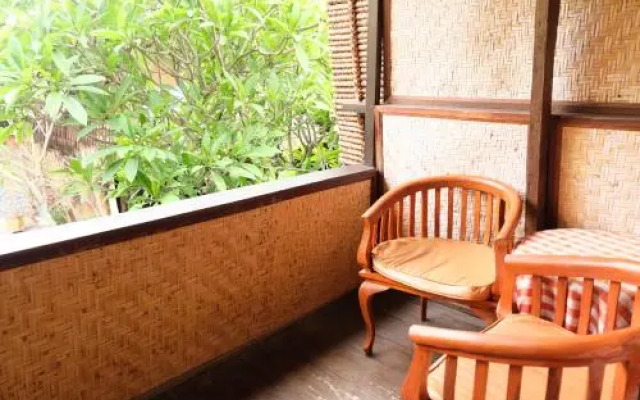 Kerti Beach Bungalow and Restaurant