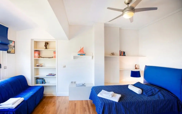 South Blue Tranquil Villa
