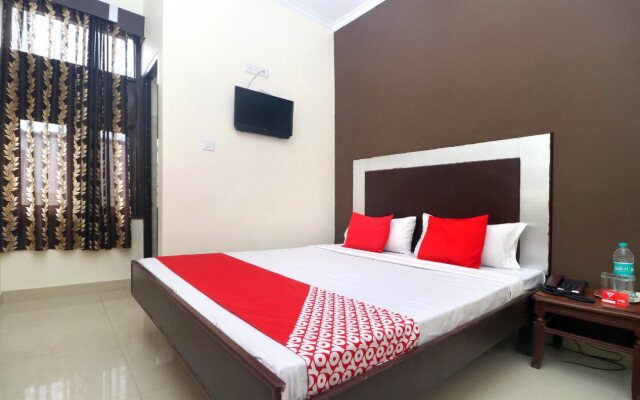 OYO 19355 Blessing Guest House