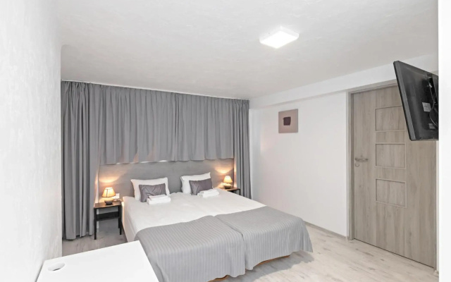 HappyInn Rooms