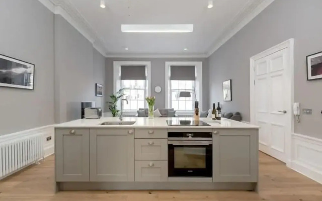 JOIVY Torphichen Street 5 Star Luxury Apartment