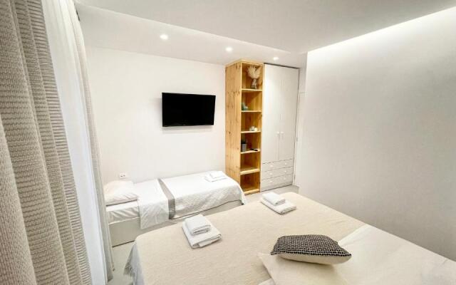 White House Kokas Luxury Apartments