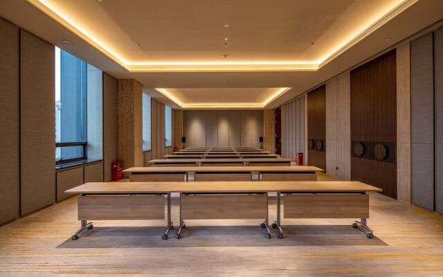 Girdear Hotel