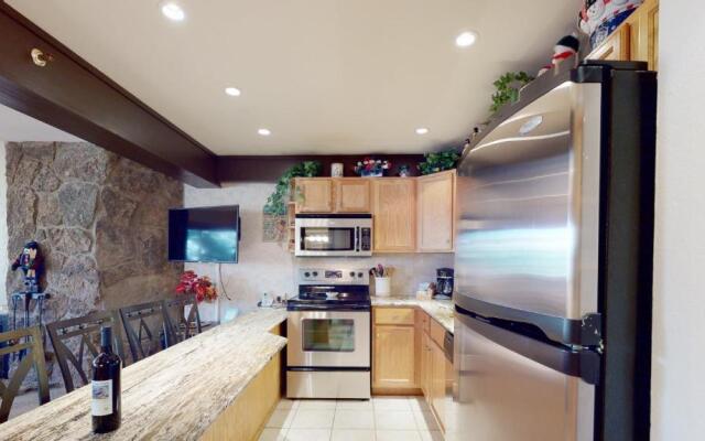 Laurelwood Condominiums Studio Premier Unit 109