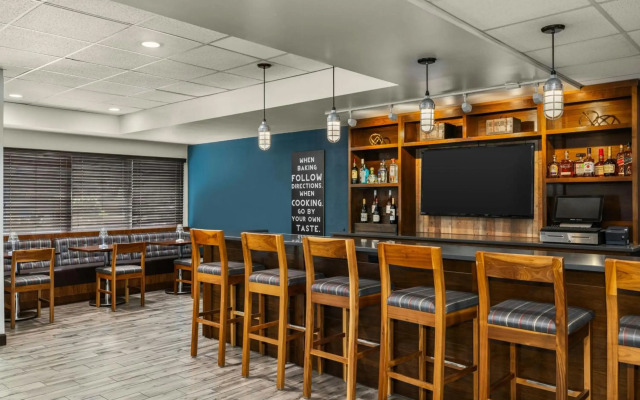 Four Points by Sheraton Greensboro Airport