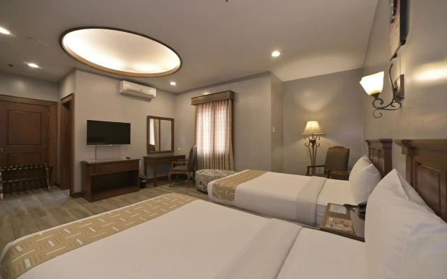 Paragon Hotel and Suites