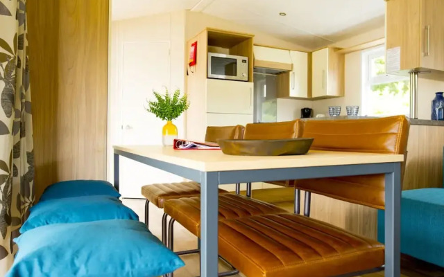 Lodge in Duinhoeve Near Dunes & Playground