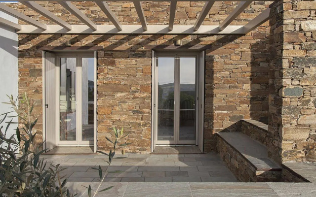 White Tinos Luxury Suites