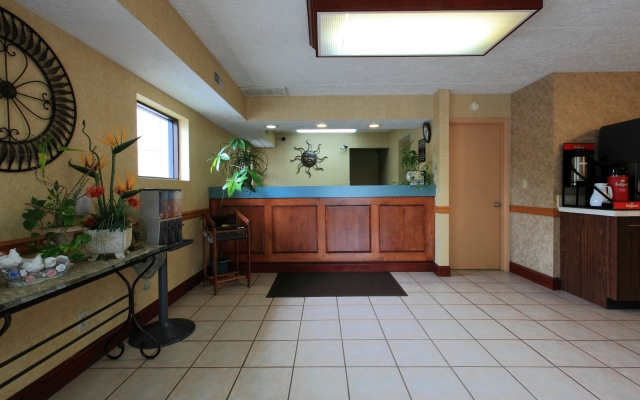 Americas Best Value Inn North Capital