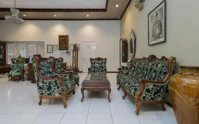 RedDoorz Plus @ Swun Stay Raya Langsep