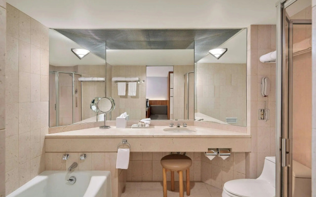 Metropolitan Hotel Vancouver