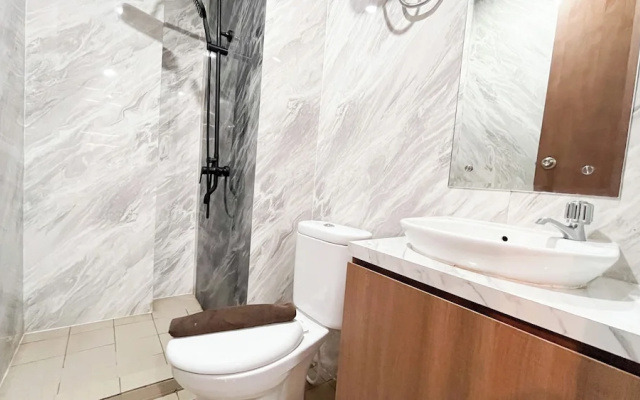 Modern Designed 2Br At Vida View Makassar Apartment