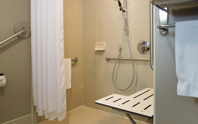 Holiday Inn Express & Suites Ottawa West - Nepean by IHG