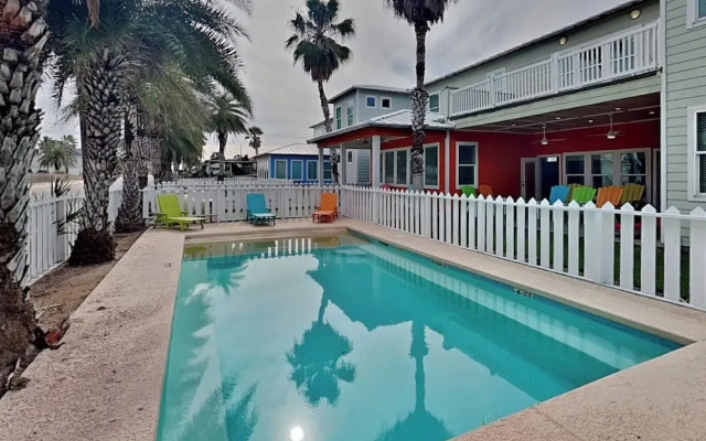 Avg622#2-beach Club 2