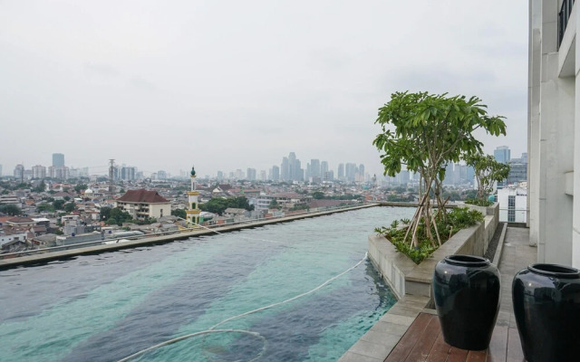 Nice And Cozy Studio Apartment At Nine Residence