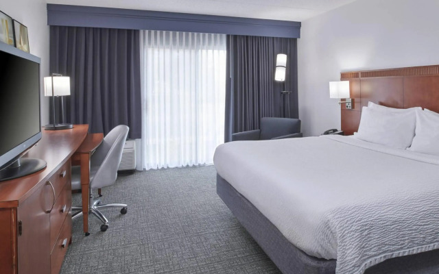 Courtyard by Marriott Detroit Troy