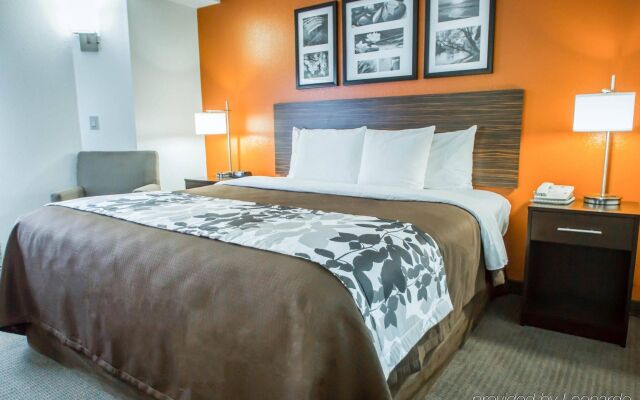 Sleep Inn & Suites Riverfront