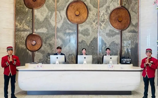 Donghu Resort Hotel