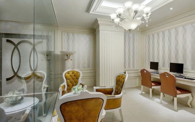 Silverland Sil Hotel