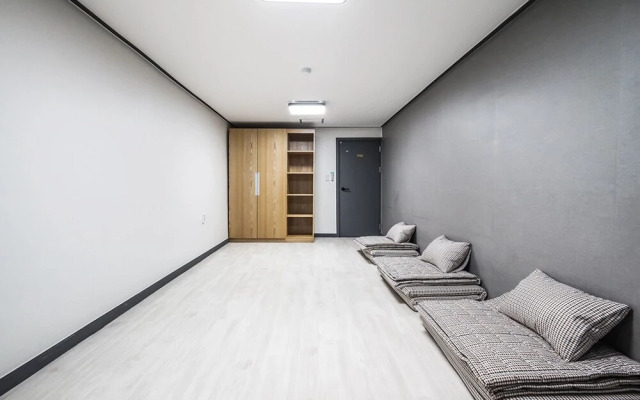Geoje Hotel Deluxe and Guest House