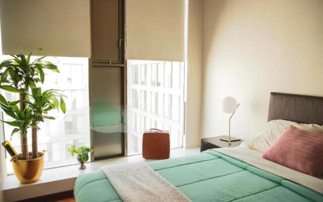 1312 Premier private apartment four guests downtown