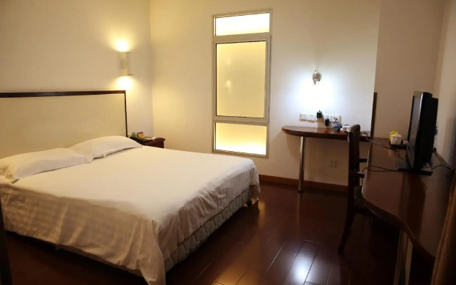 Hamoe Hotel (Shanghai Jinshan Zhujing Wan'an Street)