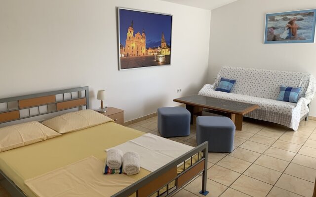 Apartments Mate with pool