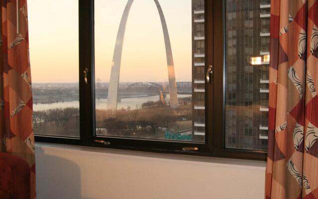 Hampton Inn St. Louis-Downtown (At the Gateway Arch)