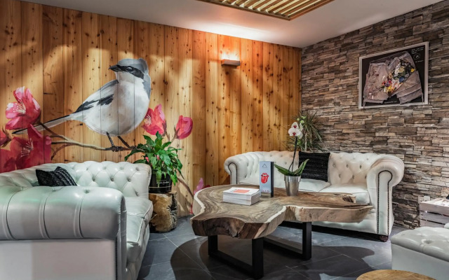Anova Hotel & Spa