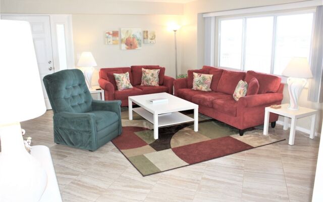 Jamaica Royale - 704 - 2 Br Condo