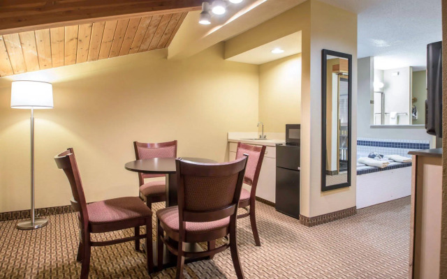 Quality Inn & Suites Sun Prairie Madison East