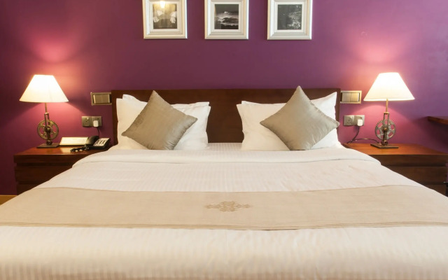 Colombo Court Hotel & Spa Resort