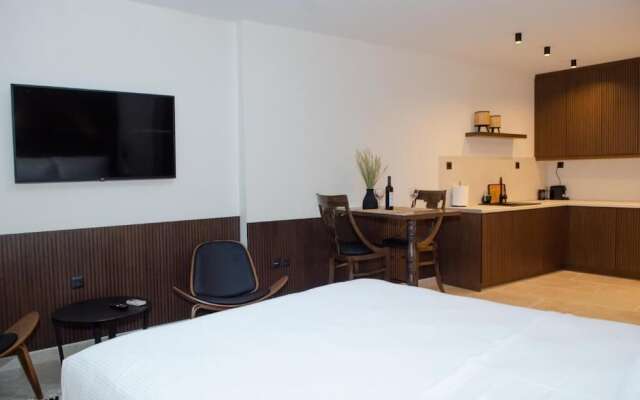 Leone Suites