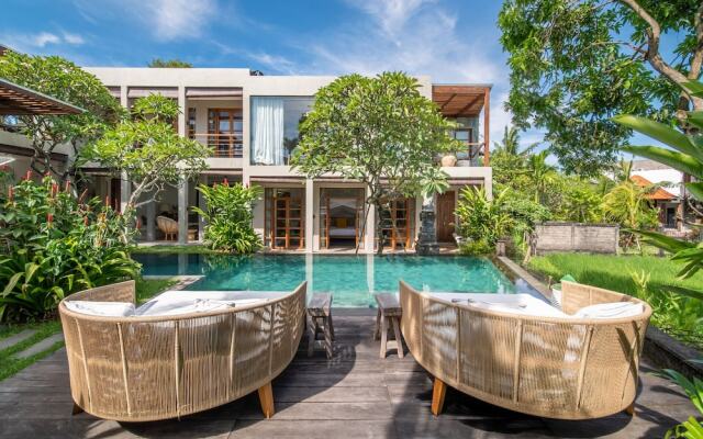 Stunning 4BR Private Villa in Canggu