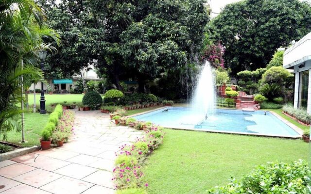 Hotel Kamal Palace