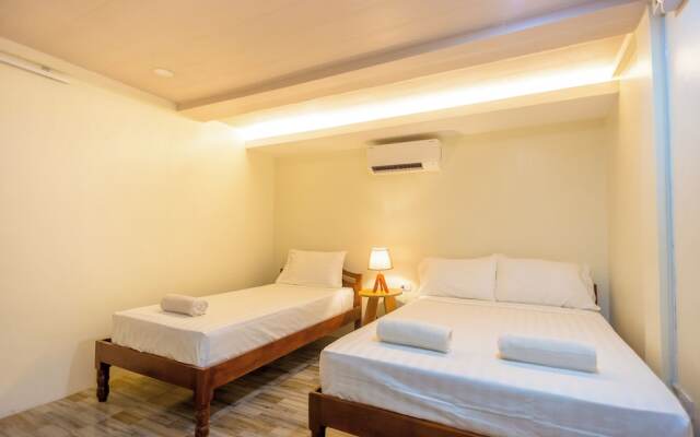 Alona Beach Side Inn