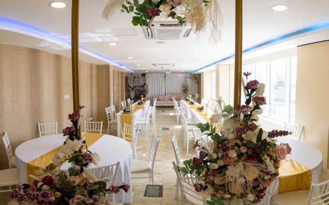 Diamond Star Hotel